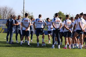 echipele mici, cluburile mari